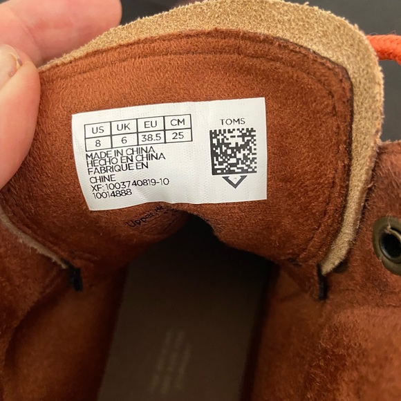 NWOT waterproof Toms snow boots 🥾 - Picture 4 of 6